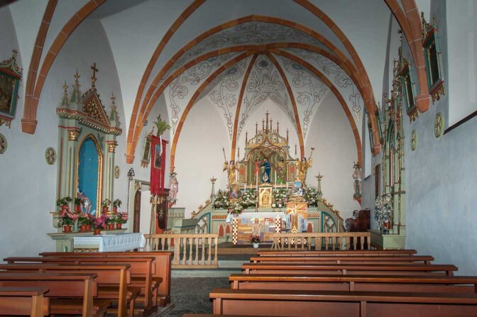 Heilig Kreuz Kirche von Innen