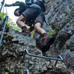 Über die Steigbügel im Burrone Klettersteig