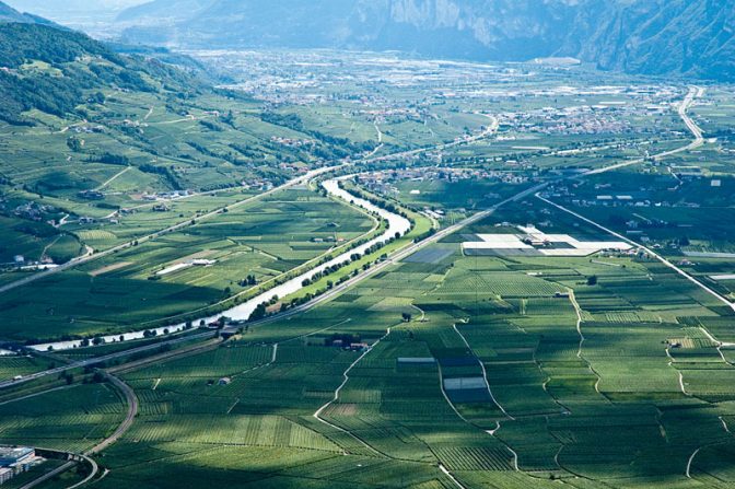 Blick auf das Etschtal in Richtung Trient