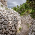 Wanderweg im Schützengraben