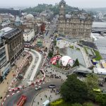 Blick auf die Princes Street Edinburgh vom Scott Monument