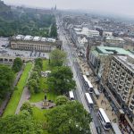 Blick auf die Princes Street Edinburgh vom Scott Monument