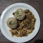 Knödel mit Pfifferlinge