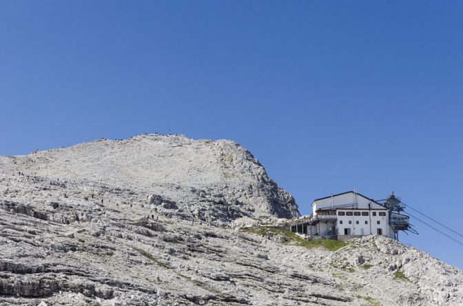 Rosetta Seilbahn hoch über San Martino di Castrozza in den Pale di San Martino