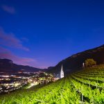 Kirchturm Tramin mit Sternenhimmel