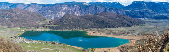 Kalterer See im Süden Südtirols