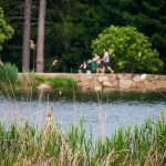 Spaziergänger am Völser Weiher