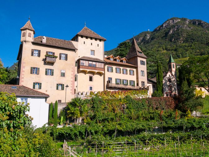 Ansitz Klebenstein und St. Anton Kirche in Bozen