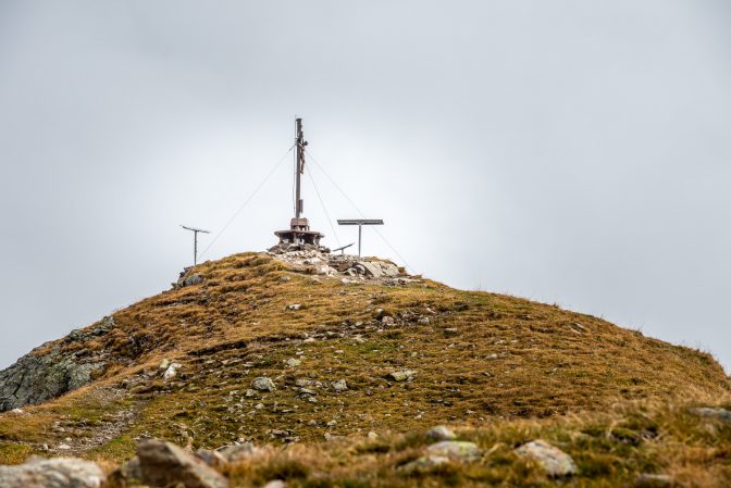 Gipfelkreuz Kassianspitze über dem Latzfonser Kreuz