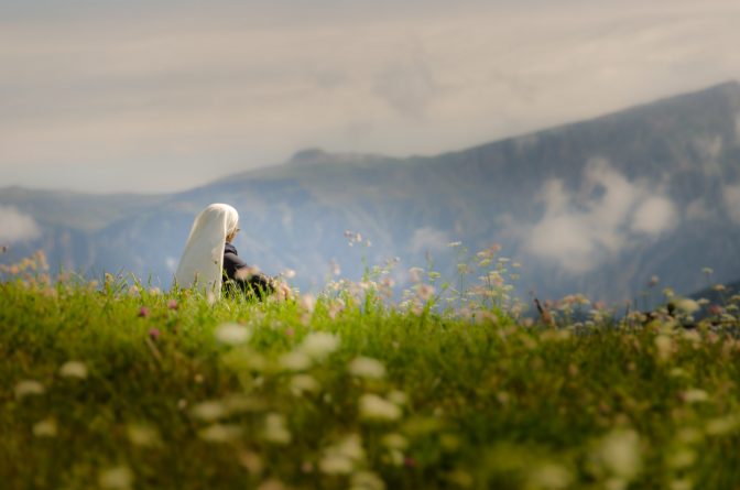 Meditatierende Nonne