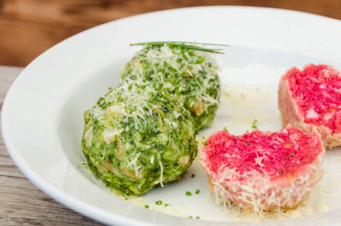 Spinatknödel und Rote Bete Knödel