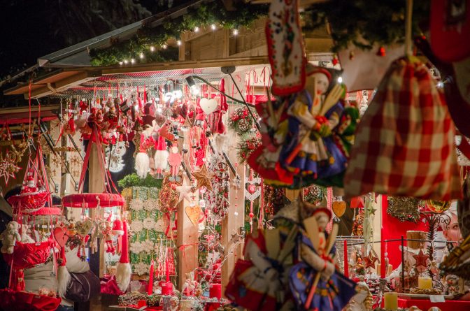 Auf dem Christkindlmarkt Meran gibt es allerhand Typisches vom Südtiroler Handwerk z.B. Christbaumschmuck, Weihnachtsdekoration, Weihnachtsgebäck, kleine Mitbringsel und vieles mehr