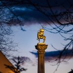 Wahrzeichen Brixen Schaf auf der Jahrtausendsäule