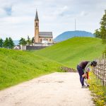 spazieren auf dem Mühlenrundweg in Aldein