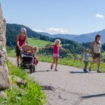 Spazieren mit dem Kinderwagen