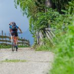 Mountainbiker am Ultner Höfeweg St. Nikolaus – Kuppelwies