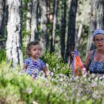 Anni und Anna im Wald