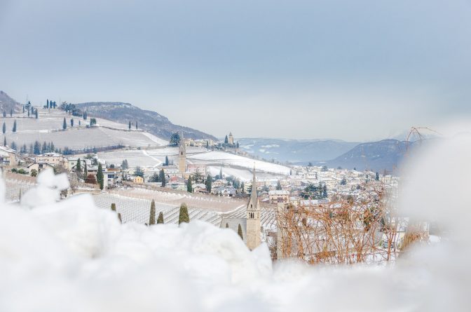 Drei Kirchen von Tramin im Winter