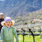 Laufen durch die Weiberge im Frühling