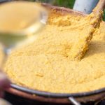 farblich passend: Polenta und Weißwein