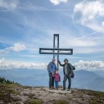 am Gipfelkreuz des Roen