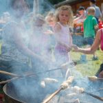 Brot über Feuerstelle backen