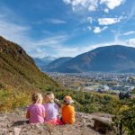 Blick auf das herbstliche Bozen vom Moritzinger Berg