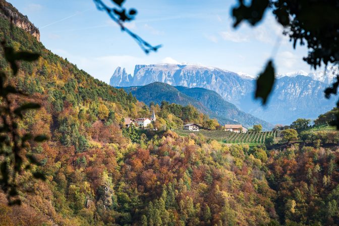 Blick über Glaning zum Schlern