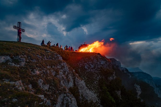 Herz Jesu Feuer auf dem Roen - Alpenverein Tramin