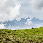 Blick von der Plose zum Tullen in der Peitlerkoflergruppe und den Geislern im Hitergrund