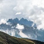 Blick von der Plose zum Tullen in der Peitlerkoflergruppe und den Geislern im Hitergrund