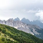 Blick vom Panoramaweg Plose auf die Peitlerkofelgruppe und die Geislergruppe