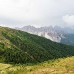 Blick vom Panoramaweg Plose auf die Peitlerkofelgruppe und die Geislergruppe