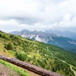 Blick vom Panoramaweg Plose auf die Peitlerkofelgruppe und die Geislergruppe