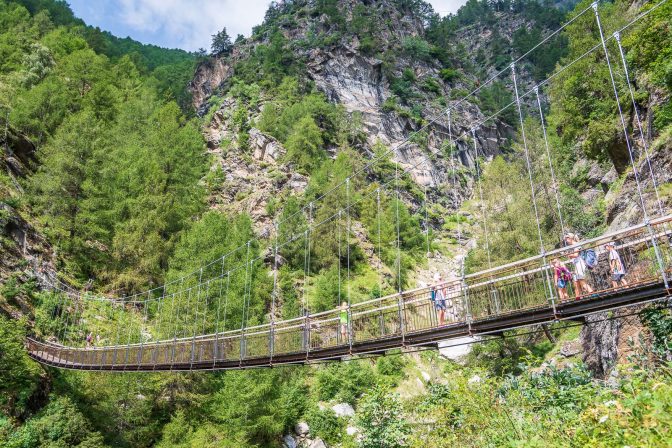 Hängebrücke über die 1000 Stufen Schlucht