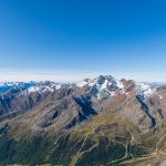 Ausblick von der Bergstation der Schnalser Gletscherbahn Richtung Ortler und Lagaunspitze