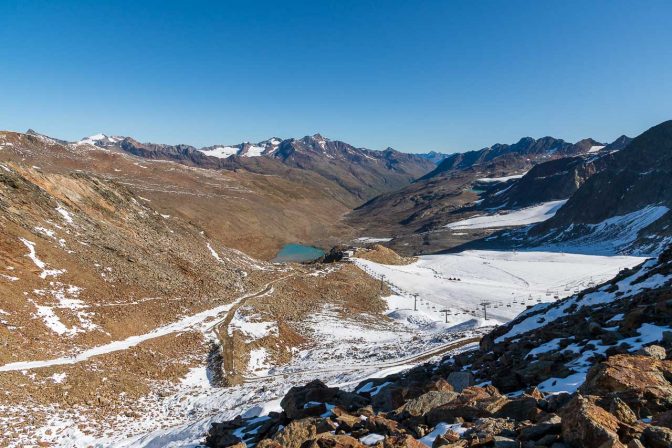 Blick von der Bergstation der Schnals Seilbahn Richtung Wildspitze