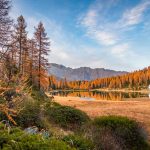 Chiesa di San Giuliano, Herbst, Lago di San Giuliano, Spiegelung