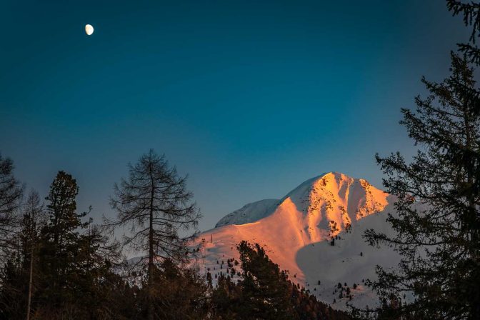 Schwarzhorn ganz in rot - welche ein tolles Abendrot!