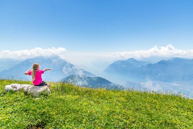 Die Aussicht auf die Gardaseeberge und den größten See Italiens genießen