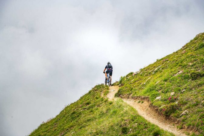 Mountainbiker mit viel Mut