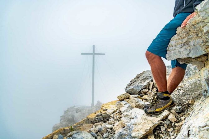 Das Gipfelkreuz auf dem Föllakopf