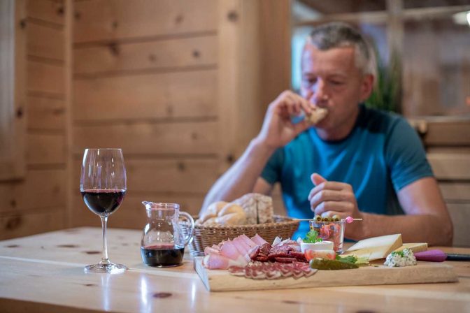 Brotzeit mit Almbrettl