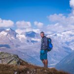 Augen offen, Berg, Bergsteigen, Ein Gesicht, Erwachsener, Frontalansicht, Gesicht, Himmel, Männlich, Natur, Person, Wolken, Zillertaler Alpen, wandern