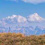 Cima Dodici, Cima Tre Scarperi, Cima Tre Scarpieri, Croda dei Toni, Dolomiten, Drei Zinnen, Dreischusterspitze, Dürrenstein, Feld, Himmel, Landwirtschaft, Lastron dei Scarperi, Natur, Tre Cime, Tre Cime di Lavaredo, Wolken, Zwölfer, Zwölferkofel