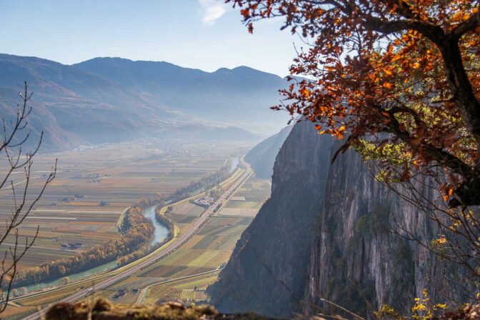 Blick auf das Südtiroler Unterland Richtung Auer