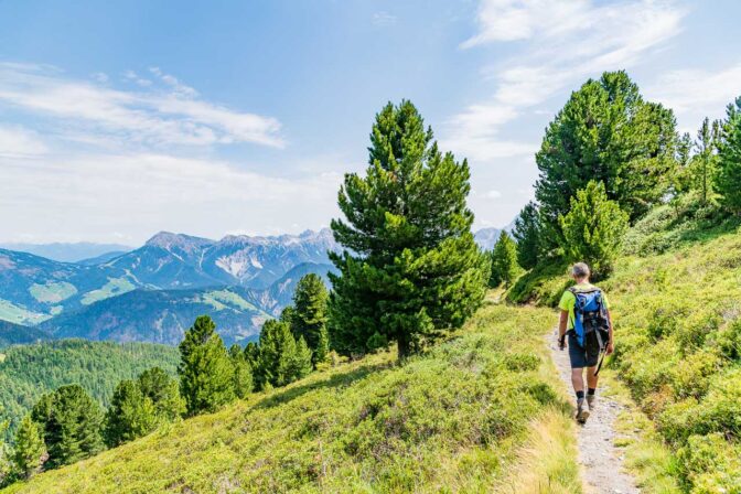 Vom Lüsner Joch über den Wanderweg Dolorama zur Maurerberghütte