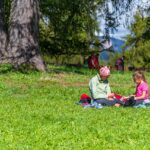 Familie, Lärchenwiese, Schupfenfest Jenesien, rasten