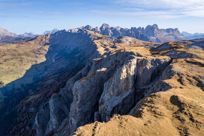 Südtirols Paradedolomiten: der Schlernrücken und der Rosengarten