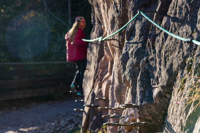 Kletterspaß auf Hufeisen-Steigbügel